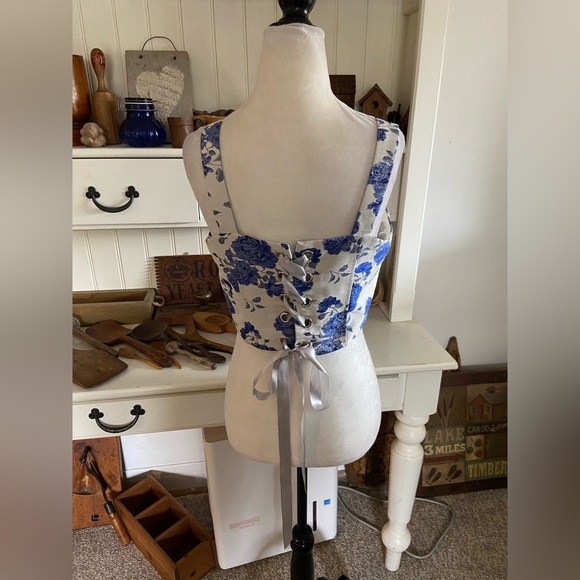 Windsor - Picture 2 of 3